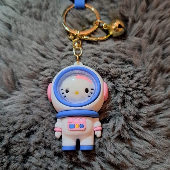 Hello Kitty Astronaut KeyChain. - Picture 3 of 3